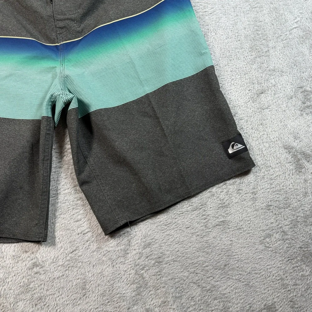 Quiksilver Highline Boardshorts Mens 32 Gray Striped 10